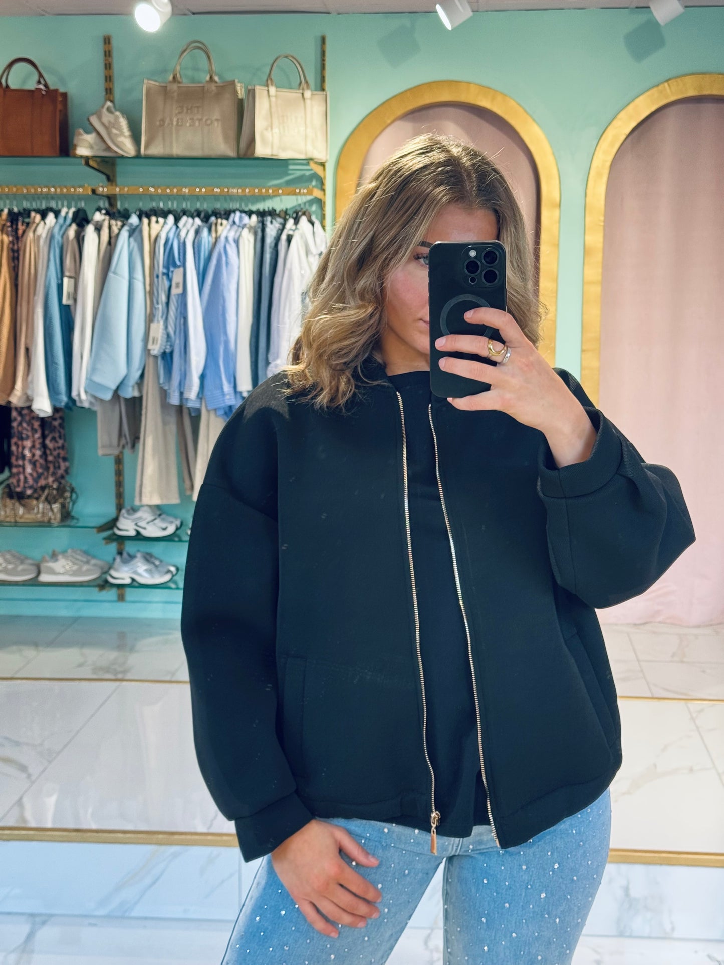 Bomber Oversize avec Détails Dorés – Noir