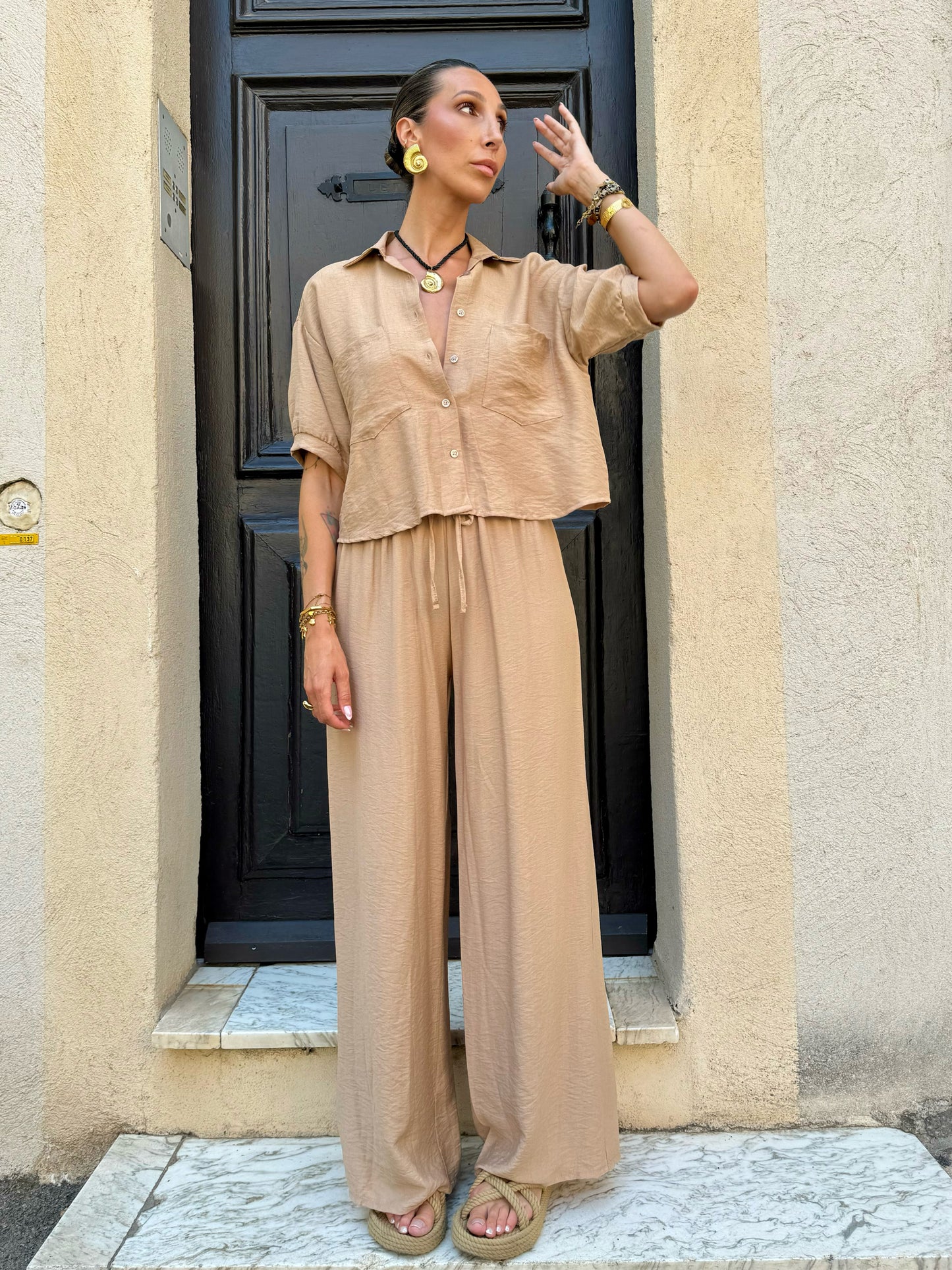 Ensemble blouse saharienne + pantalon ample beige