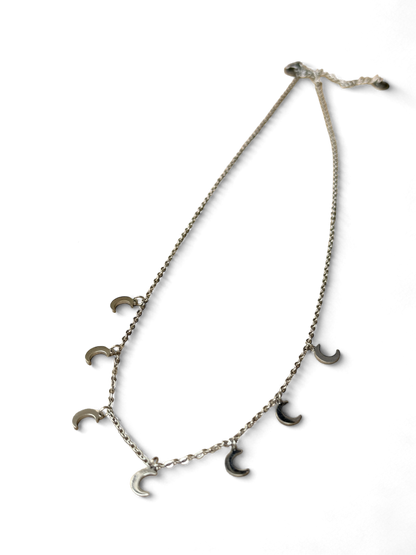 Collier Fin à Pampilles Lune en Acier Inoxydable - Réglable et Disponible en Or ou Argent