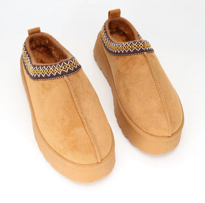 Chaussons Fourrés à Plateforme – Camel