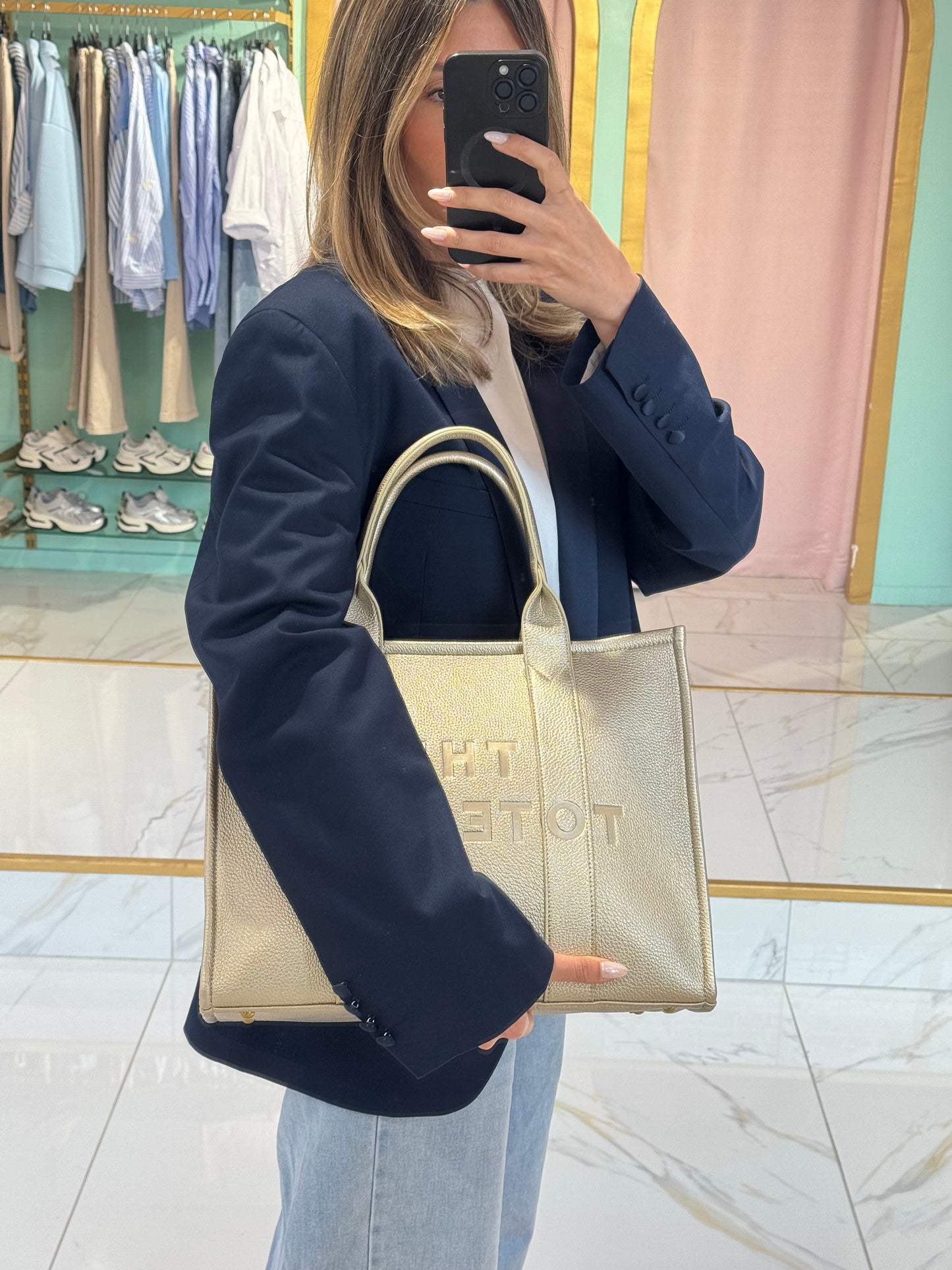 Sac tote bag XL en simili cuir grainé – gold