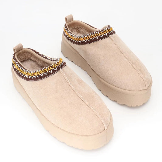 Chaussons Fourrés à Plateforme – beige