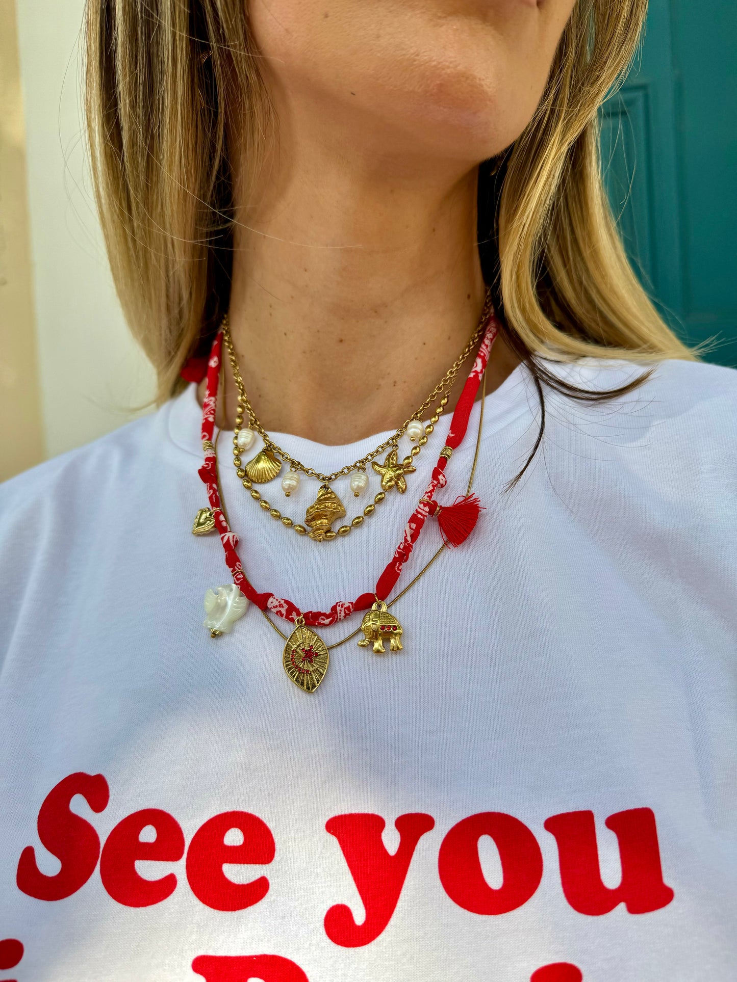 Collier Tissu rouge avec Breloques oeil etc – Summer Vibes par Milemila