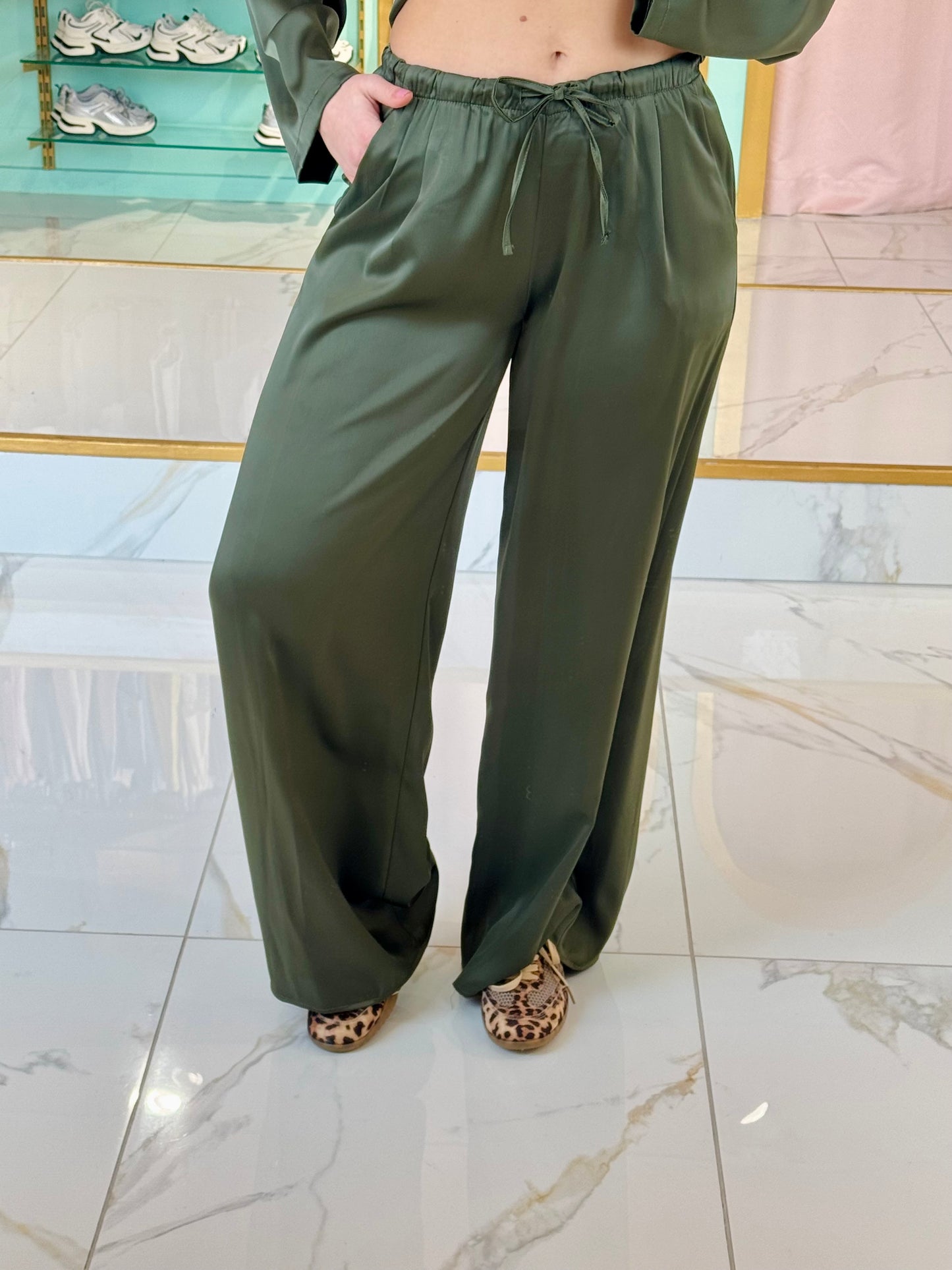 Pantalon d’ensemble Palazzo Satiné kaki