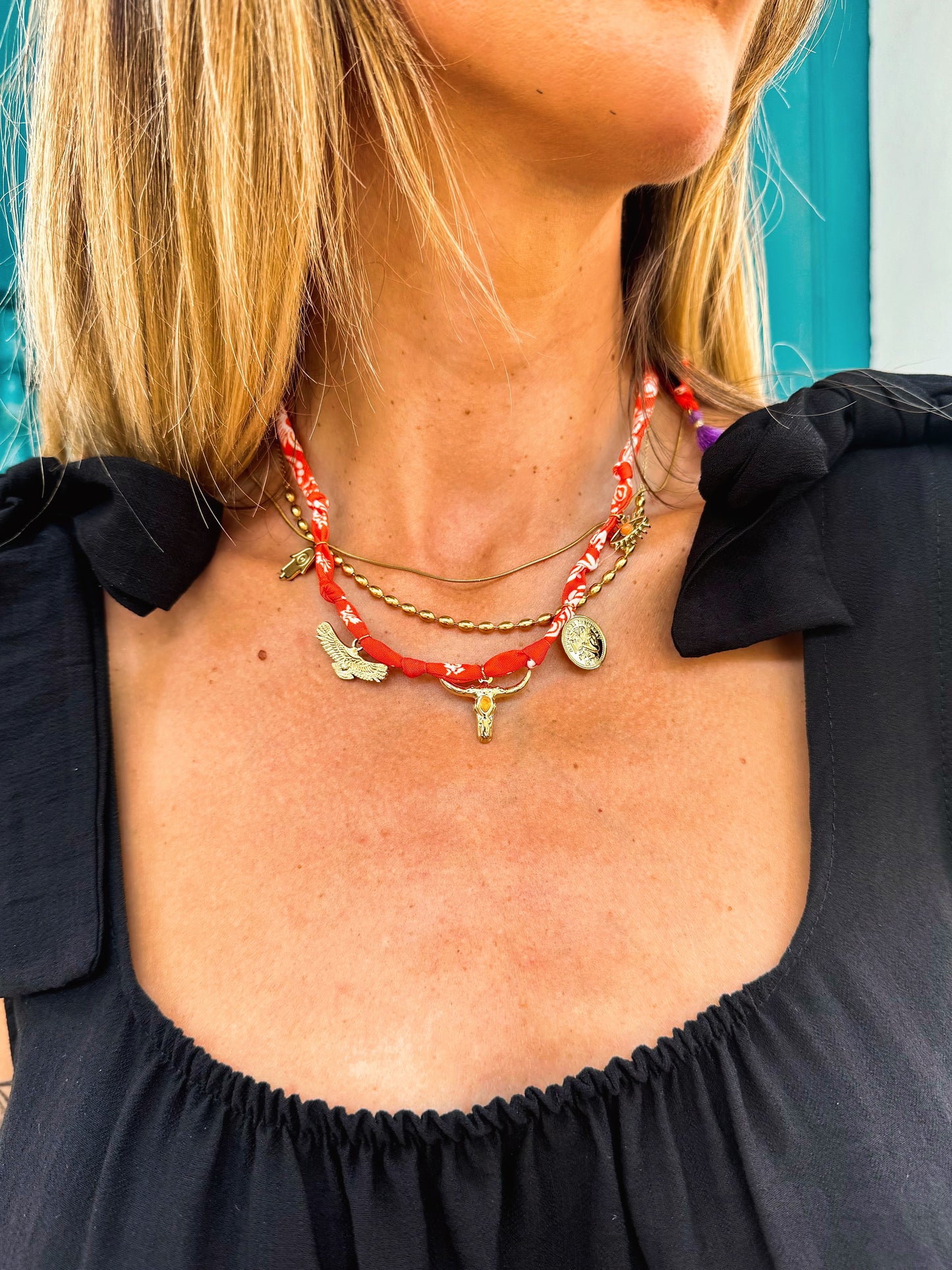 Collier Tissu orange avec Breloques buffle etc – Summer Vibes par Milemila