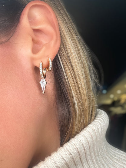 Boucle d’oreille petit anneau et strass gamme spacy ( disponible en doré et argenté )