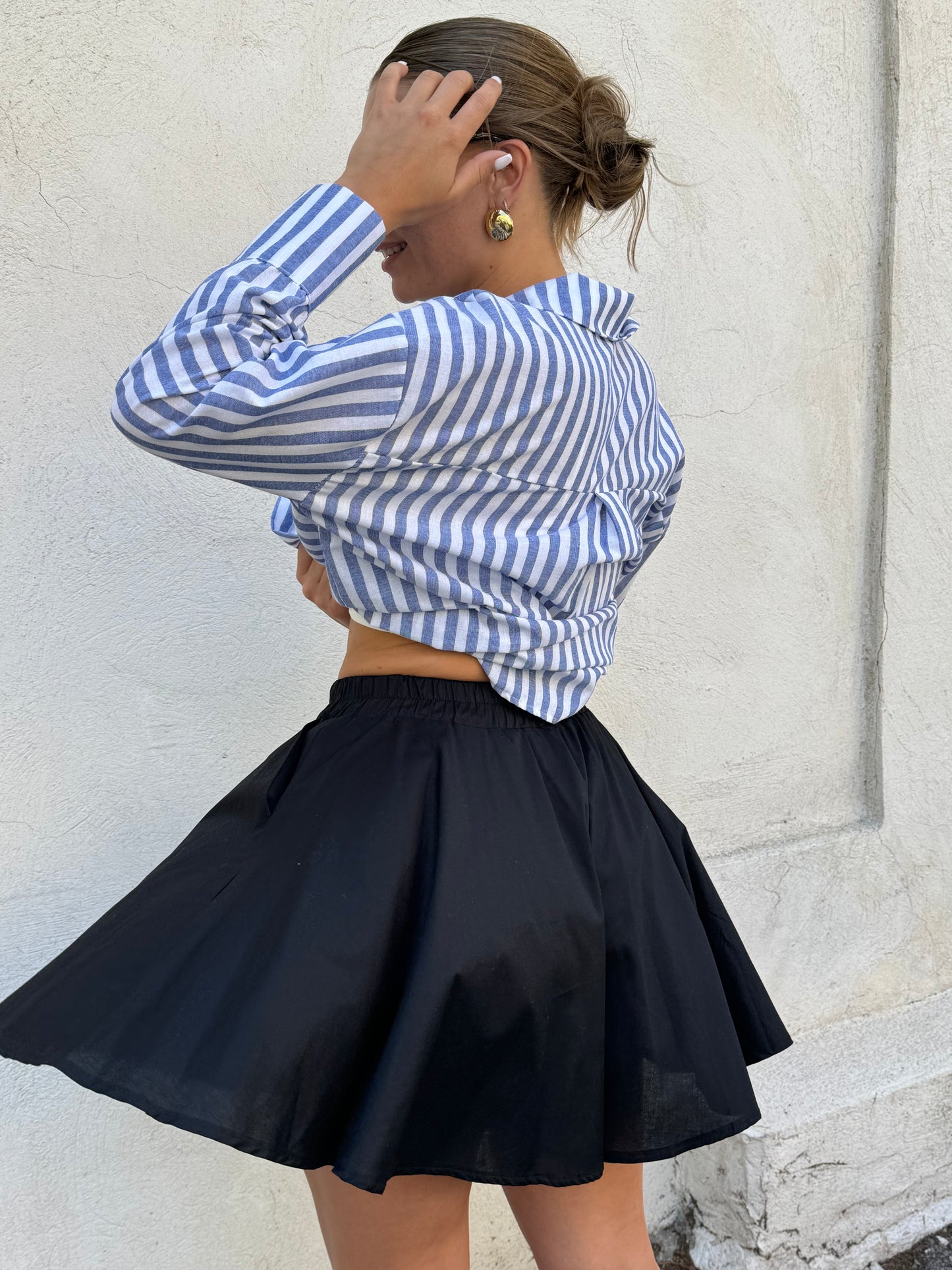 Jupe Short Évasée noire – Confort et Style en Toute Occasion